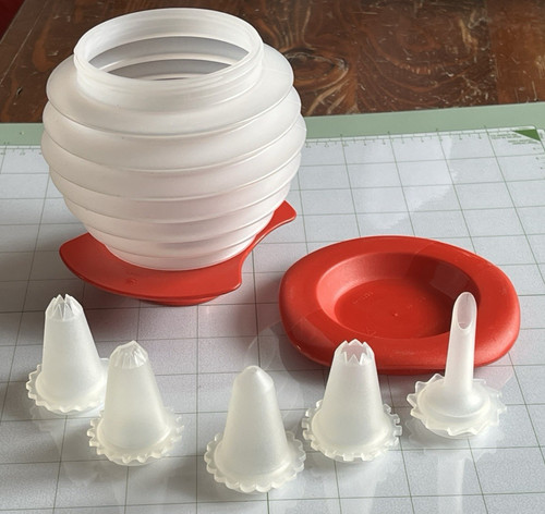 Tupperware red squeeze - tupperware, pz