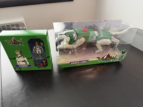 Voltron green lion - voltron, pilot