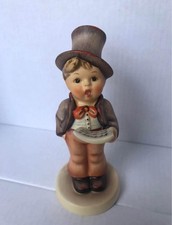VINTAGE HUMMEL “Street Singer” PORCELAIN FIGURINE #131 - 5” - TMK-6