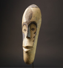 Maschera africana in legno