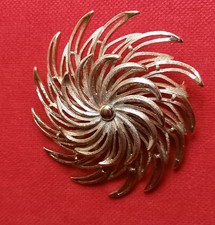 Spilla vintage Monet tono oro