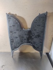 plastica poggiapiedi e