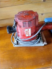 Levigatrice orbitale elettrica 320W con 5 fogli inclusi per muro legno INGCO