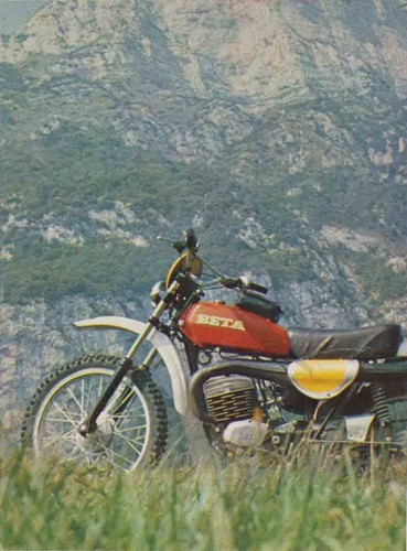 Advertising test moto - test, beta