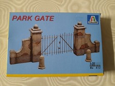 Italeri 412 IT Park Gate Scale