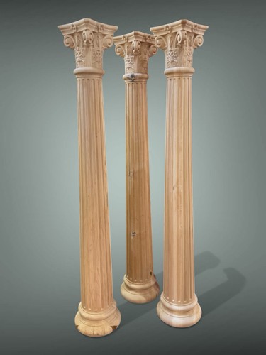 Tris colonne legno per tempio
