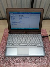 Toshiba NB305-10F - Intel Atom