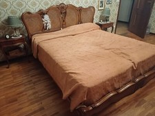 Letto matrimoniale in stile