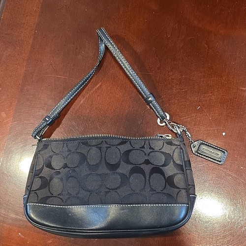 Coach signature logo - coach, zip