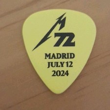 mediator metallica pick guitar M72 tour live Madrid 12 07 2024 officiel !