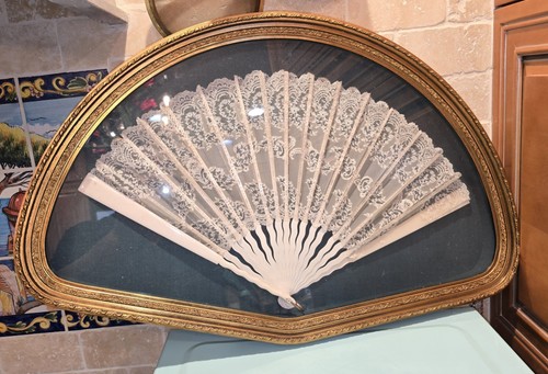 Antico ventaglio vittoriano
