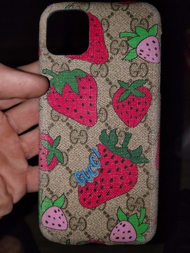 Gucci beige stampa fragola