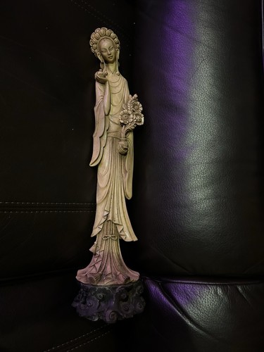 Antica statua asiatica