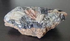 Barite 146g con Cerussite su