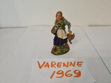 PRESEPE STATUINE CONTADINA CON CESTO E GALLINA IN PASTA C.C MILANO 9X5 CM