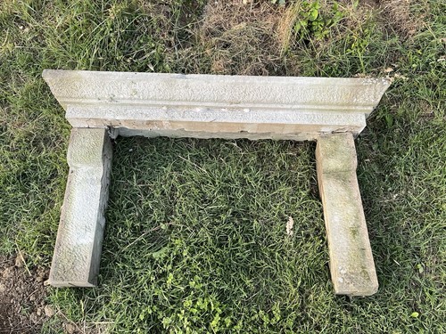 Cornice camino pietra