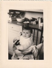 B3 - Foto Photo Fotografia Anni 60 - Bambina cucina seggiolone