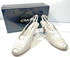 CHANEL Vintage Locking C