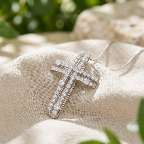 Pendente croce con brillanti