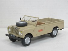 Land Rover Cabrio in beige