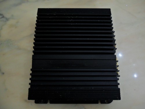 Macrom amplificatore per auto