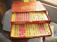 VETRINA DA BANCO MERCHANDISER TORCIA -LANTERNA E LAMPADINE TORCIA