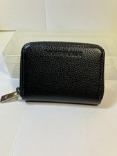 Portafoglio donna Emporio Armani in pelle nera con zip e giro viaggio