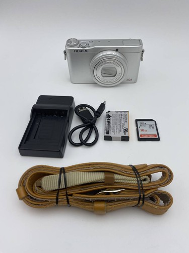 Fotocamera digitale compatta