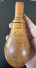 Vecchio contenitore in legno