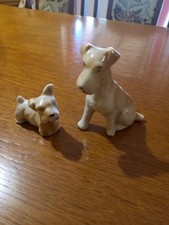 Figurine - , in