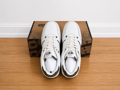 Men size us coach - 8.5,