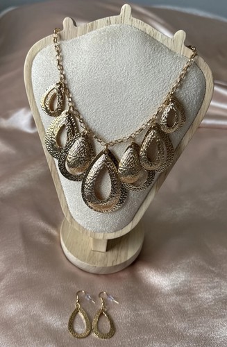 Set collana orecchini - e,