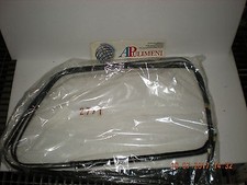 SERIE CORNICI RASCHIAVETRO