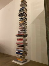 Libreria a colonna verniciata