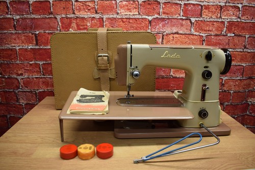 Vintage lada t132 132 - vintage, sewing