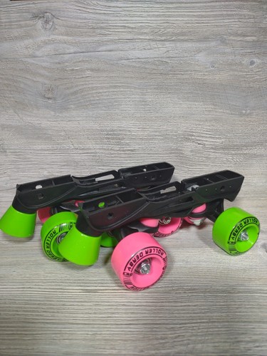 Roller derby pink - &, green