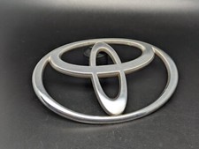 TOYOTA 110MM LOGO SIGLA EMBLEMA FREGIO STEMMA SCRITTA TARGHETTA BADGE TARGA NOME