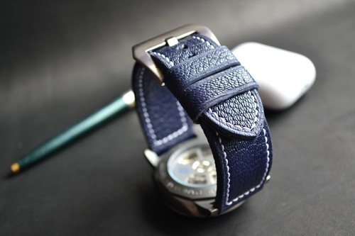Cinturino orologio fatto - , a