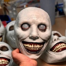 Maschera demone sorridente