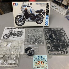 TAMIYA YAMAHA RZ350 1/12 |