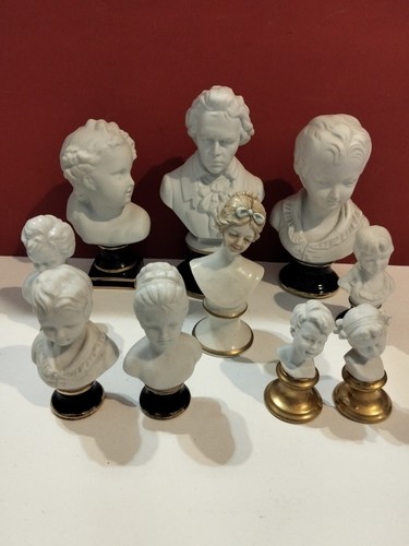Gruppo busti in biscuit - di,
