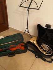 CORNO MUSICALE PIU' VIOLINO E LEGGIO PER SPARTITI ( TUTTO IN BLOCCO)
