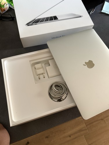 Apple macbook pro 2017 - apple,