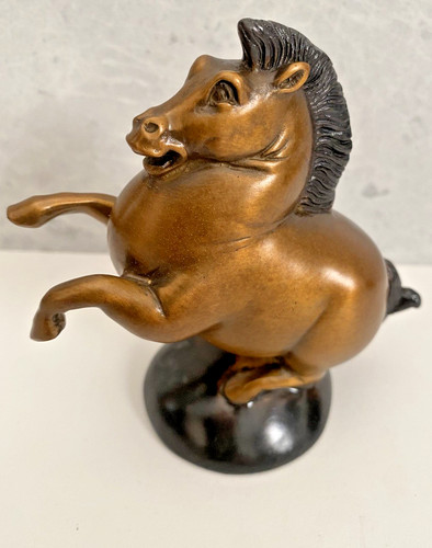 Simpatica statuina animale