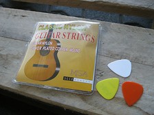 █░ 1 SET CORDE CHITARRA