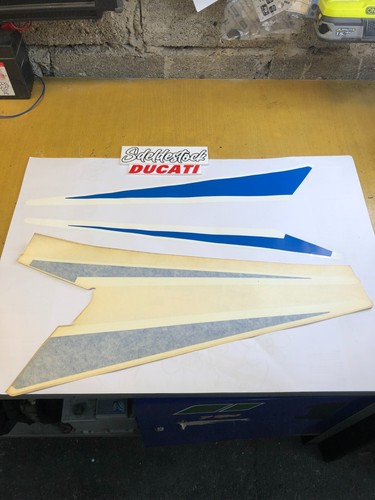Autocollant flanc dessous - flanc,
