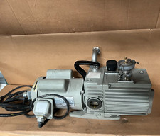 LEYBOLD TRIVAC D16A Pompa ad alto vuoto a palette rotativa doppio stadio con motore da 1 HP