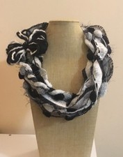 Sciarpa collana, scaldacollo, collana fatta a mano, sciarpa misto lana, elegante