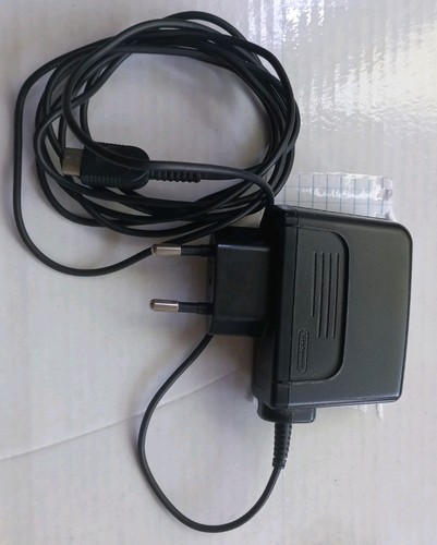 Chargeur gameboy micro - chargeur,