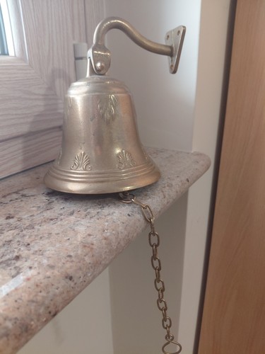 Campana ottone parete - in,